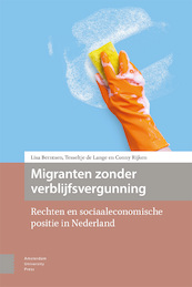 Migranten zonder verblijfsvergunning - Lisa Berntsen, Tesseltje de Lange, Conny Rijken (ISBN 9789462989740)